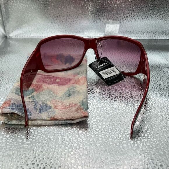 Modo Oversized Sunglasses Women’s Engraved Callout Arms Black Red Italian Design - Picture 5 of 6